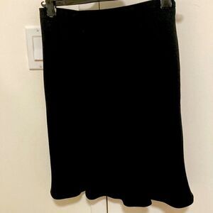 Cynthia Cynthia Steffe Skirt in Black. Tulip shape, side pockets. Size 0.